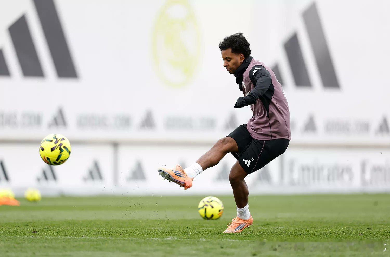 阿隆索：“罗德里戈能够胜任锋线的三个位置。”“他在上半程赛季交出了出色的答卷，年