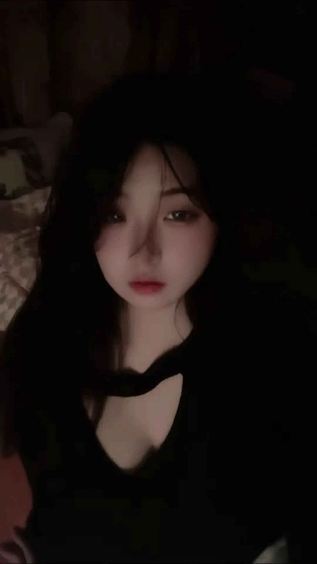 她的笑容只出现在梦境里