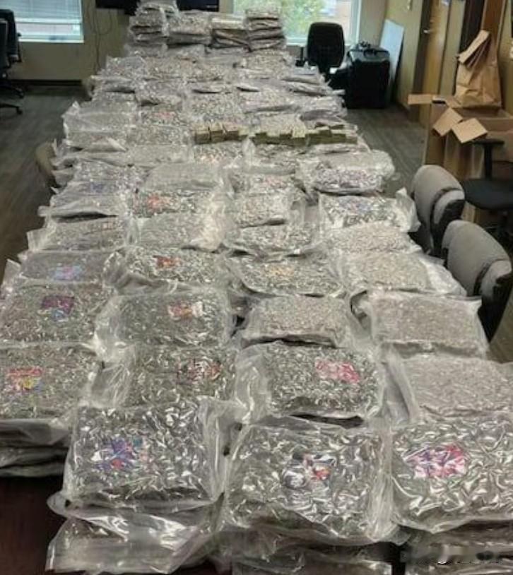 美国执法部门日前在佐治亚州大亚特兰大地区开展联合突击行动，逮捕三名涉嫌为墨西哥“