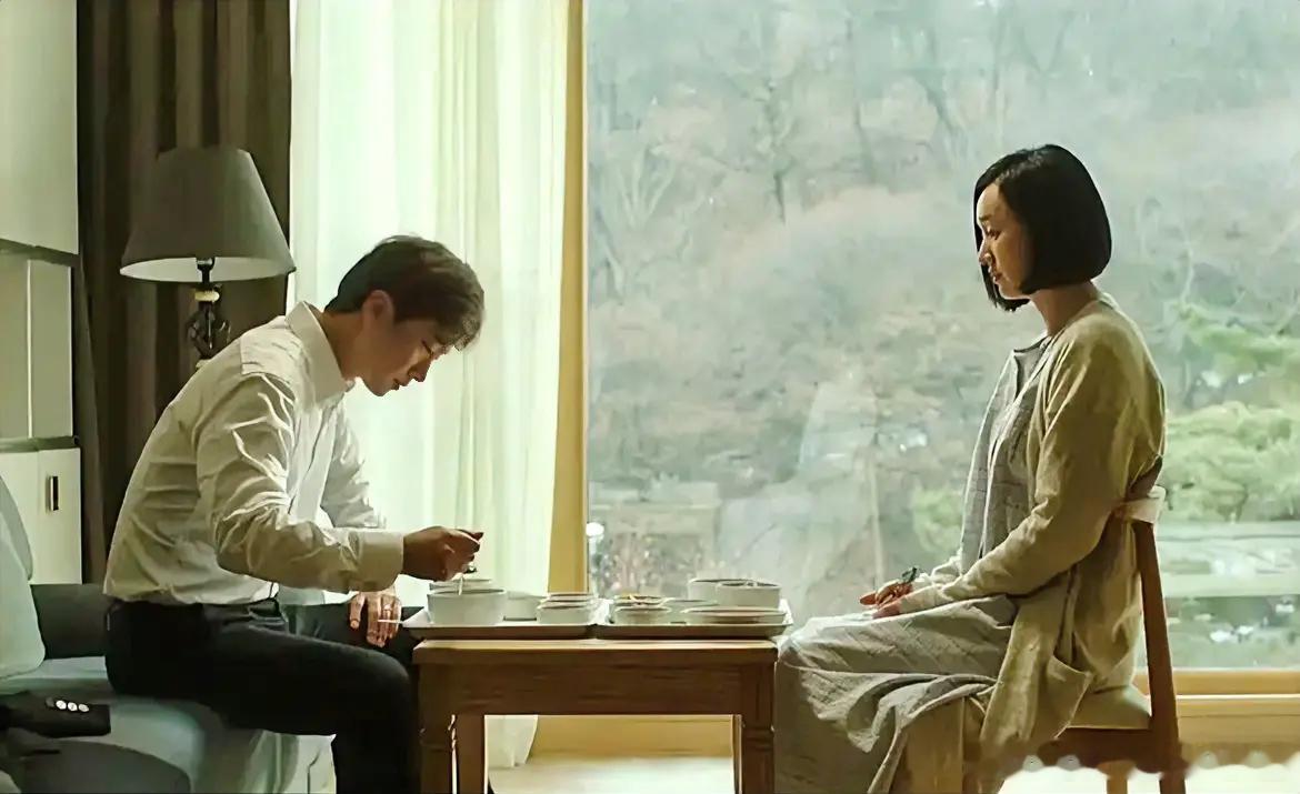 婚姻里的服软是智慧。奉劝天下已婚男人，别总跟自家女人较真。婚姻从不是辩论赛，赢了