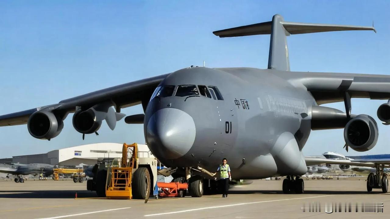 在我国航空领域，运20无疑是最耀眼的明星之一，它是我国目前最大的运输机。运20拥