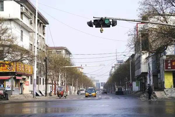 谁记得？
这样的红绿灯在运城还有多少人记得？
谁还能记得运城这个红绿灯在哪个路口