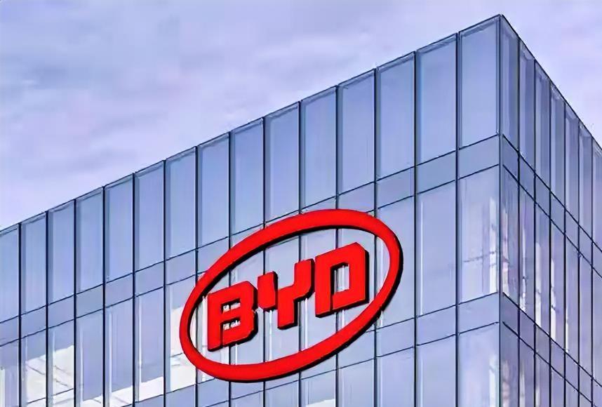 欧洲“叛徒”闹剧：德铁买比亚迪，政客急跳墙
 
为响应环保号召，德铁公开招标电动