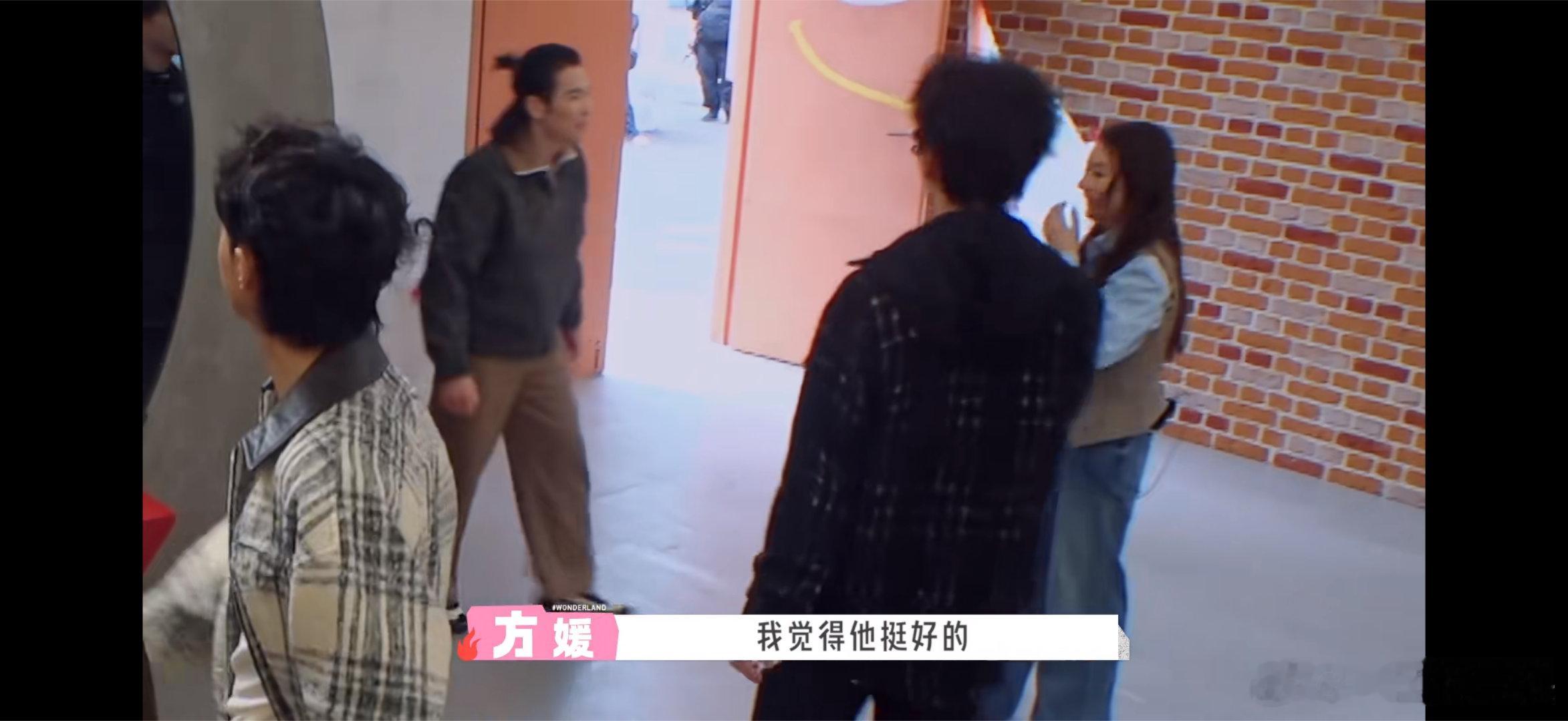 徐若晗没有理方媛 方媛本就是温柔的好妈妈。私下里低调又真诚。别被有心之人带偏了方