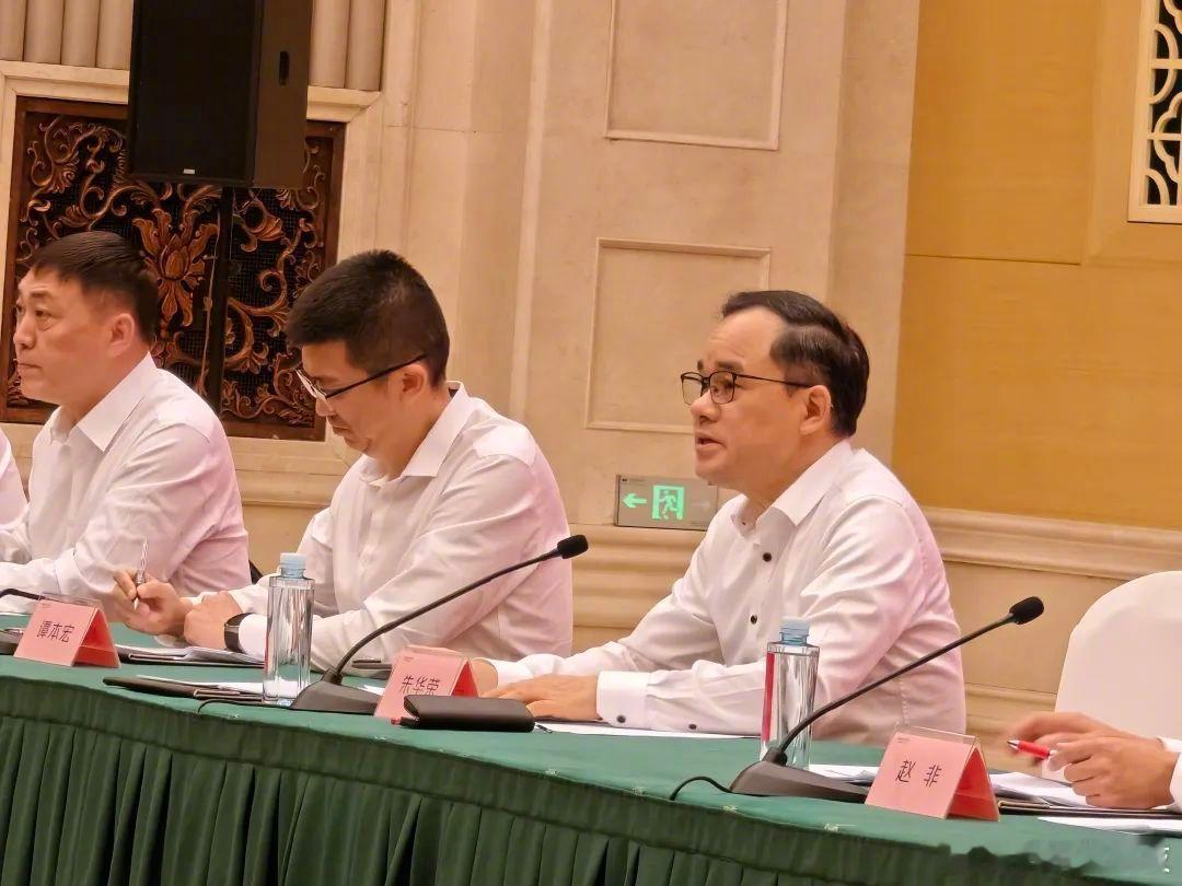 朱华荣称新央企的使命是世界一流  7月30日，在中国长安汽车集团有限公司的首场媒
