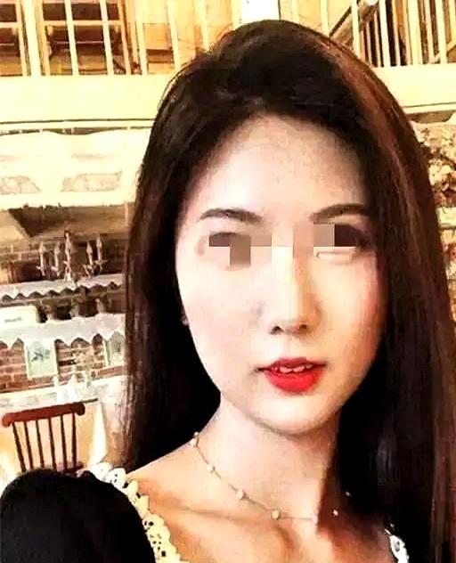 72岁独居大爷跟33岁打工妹谈恋爱，仅凭几张婴儿照片，就心甘情愿掏出180万养老