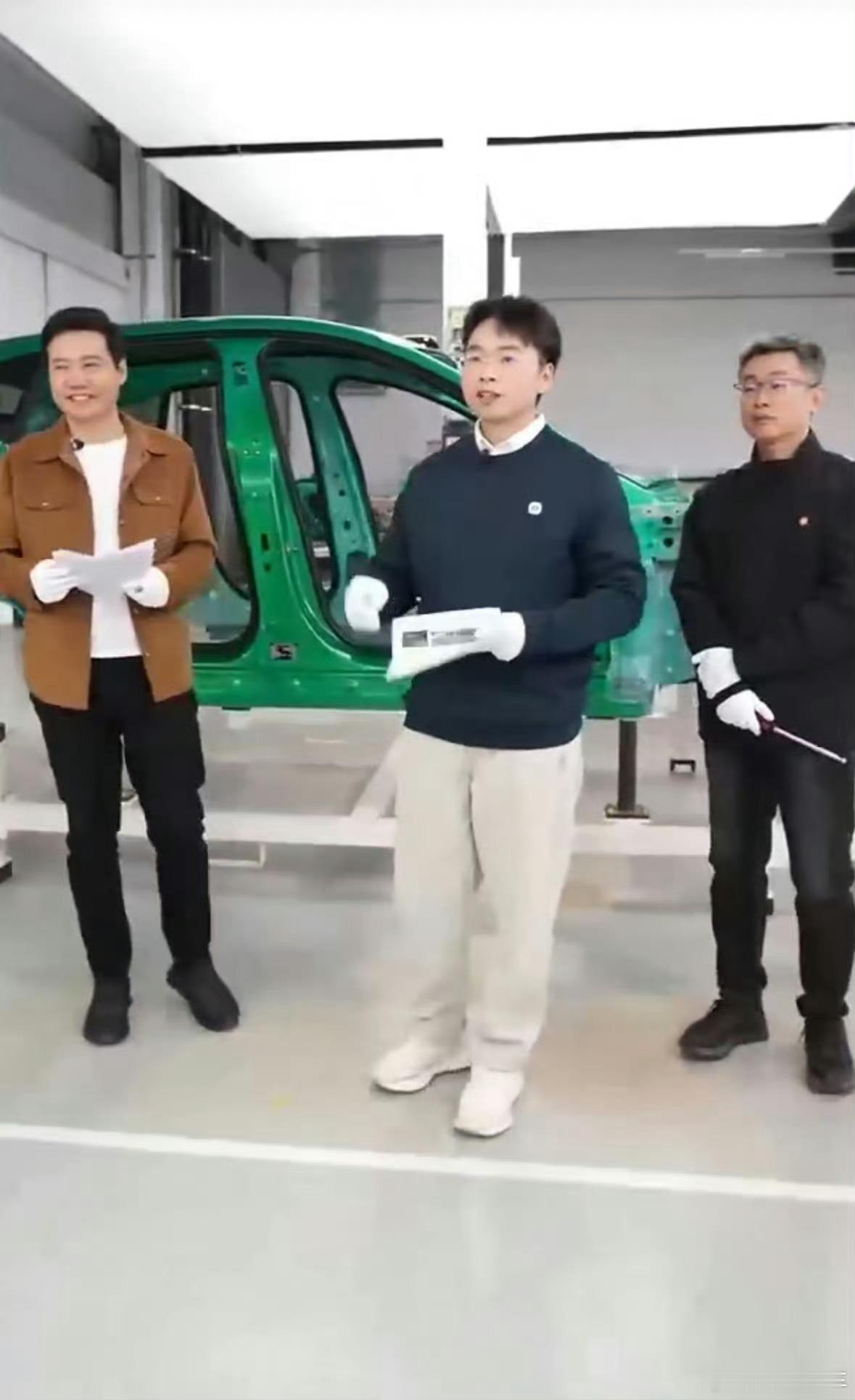 小米硬核拆车背后的产业坚守一个车企，敢在直播间直接把自家的车大卸八块，向全网展示