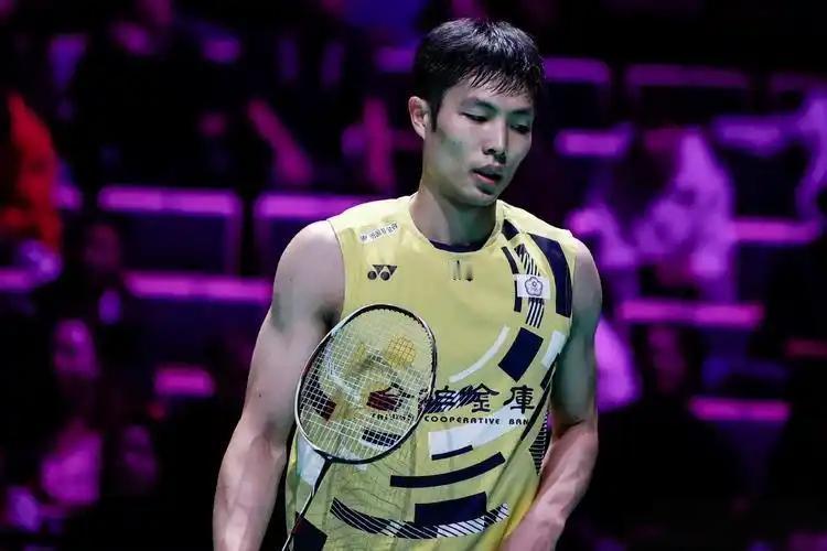 北京时间11月21日上午，刚刚结束了一场2025澳大利亚羽毛球公开赛男单1/4决