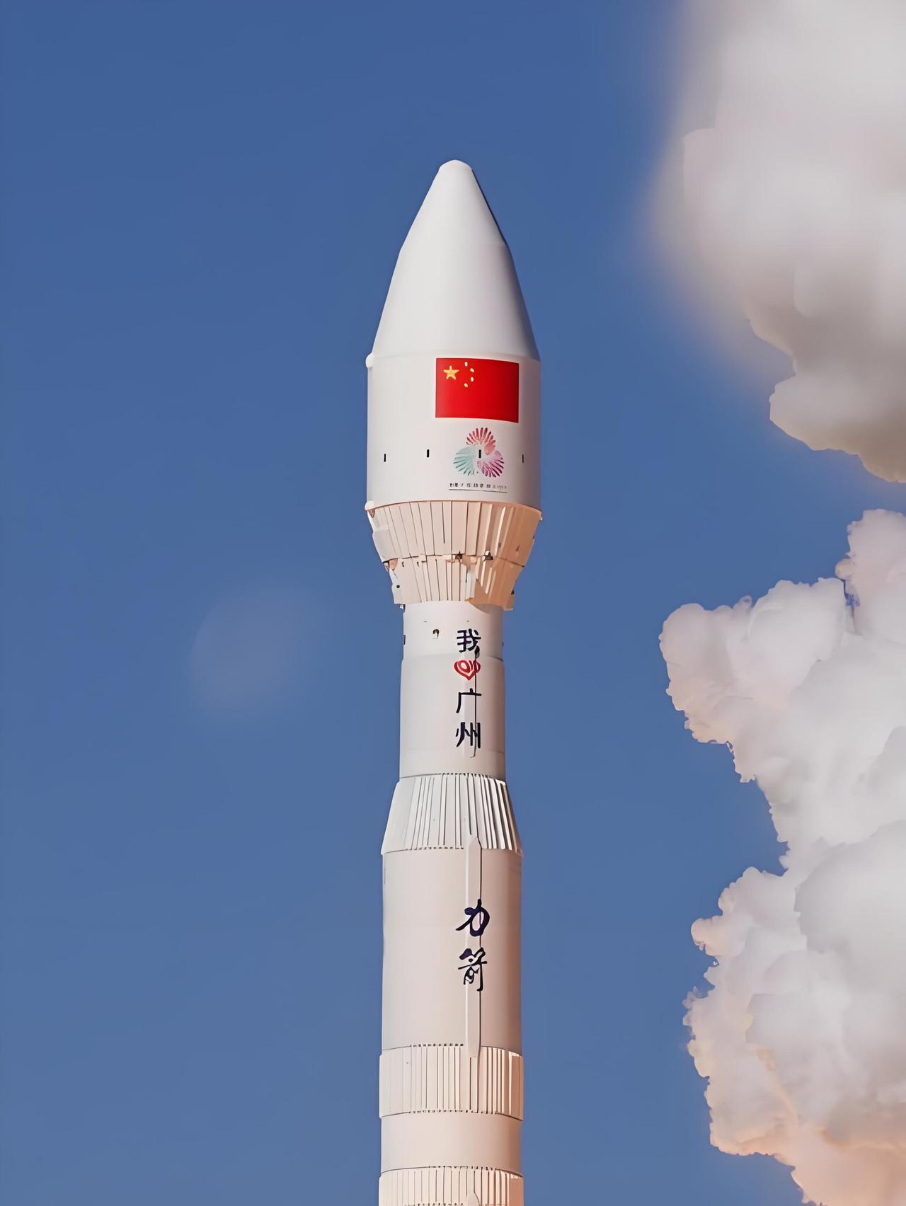 似利刃划破长穹，城市烟火与星河宇宙同频，每一缕缕尾迹，印记着对大地的深情眷恋，火