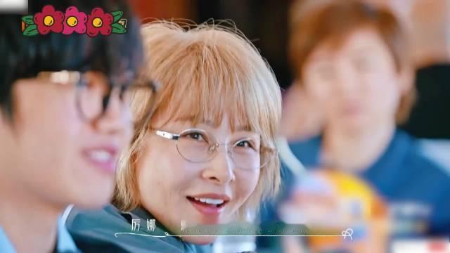 #后会友期# 看完节目谁能不爱上厉娜！上车就呼呼大睡，到了饭点就疯狂干饭，随性得可爱；而旁边的许飞满