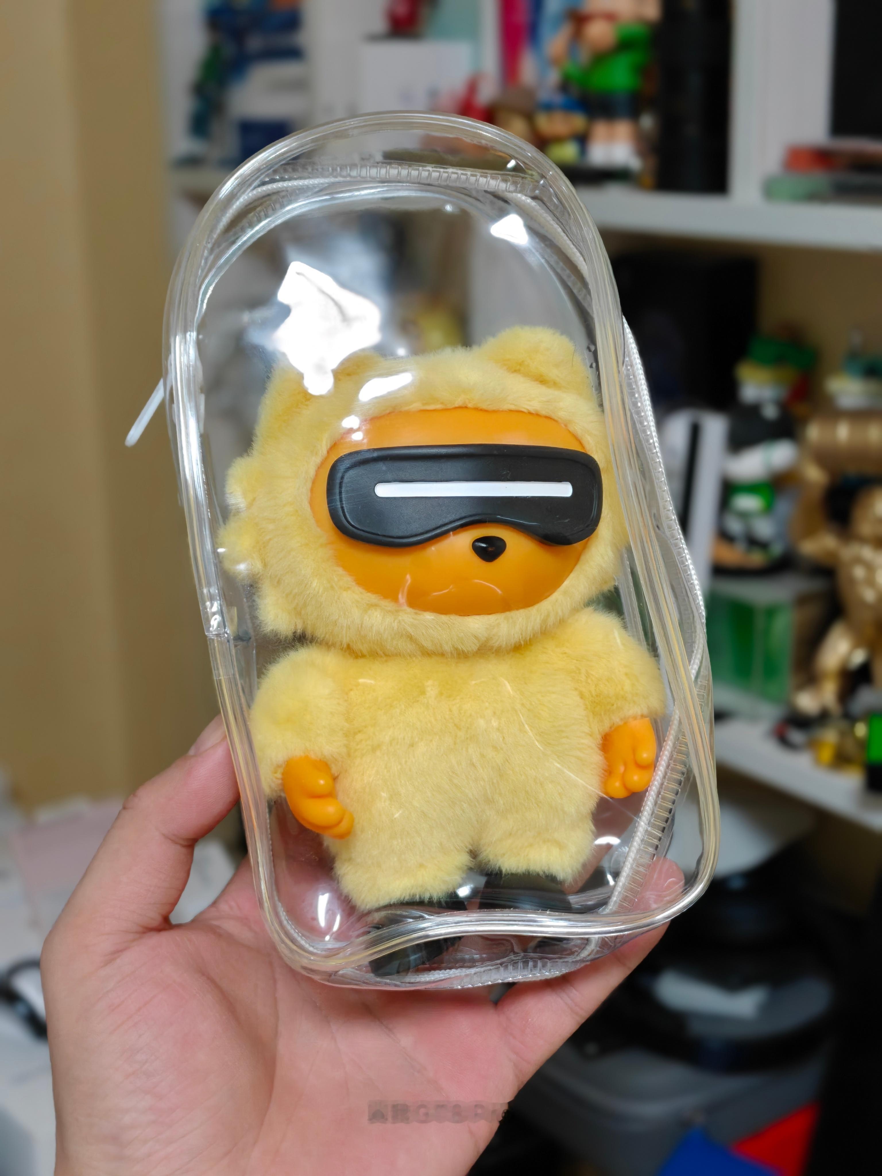 买了拉布布的包，把喵酷酷装里面～🐱 