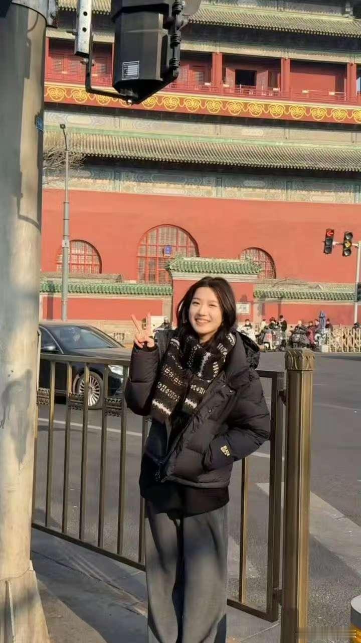 卢昱晓懵了卢昱晓变脸卢昱晓懵了，遇到老噜和老曲这么会玩梗的姐妹花就偷着乐吧 