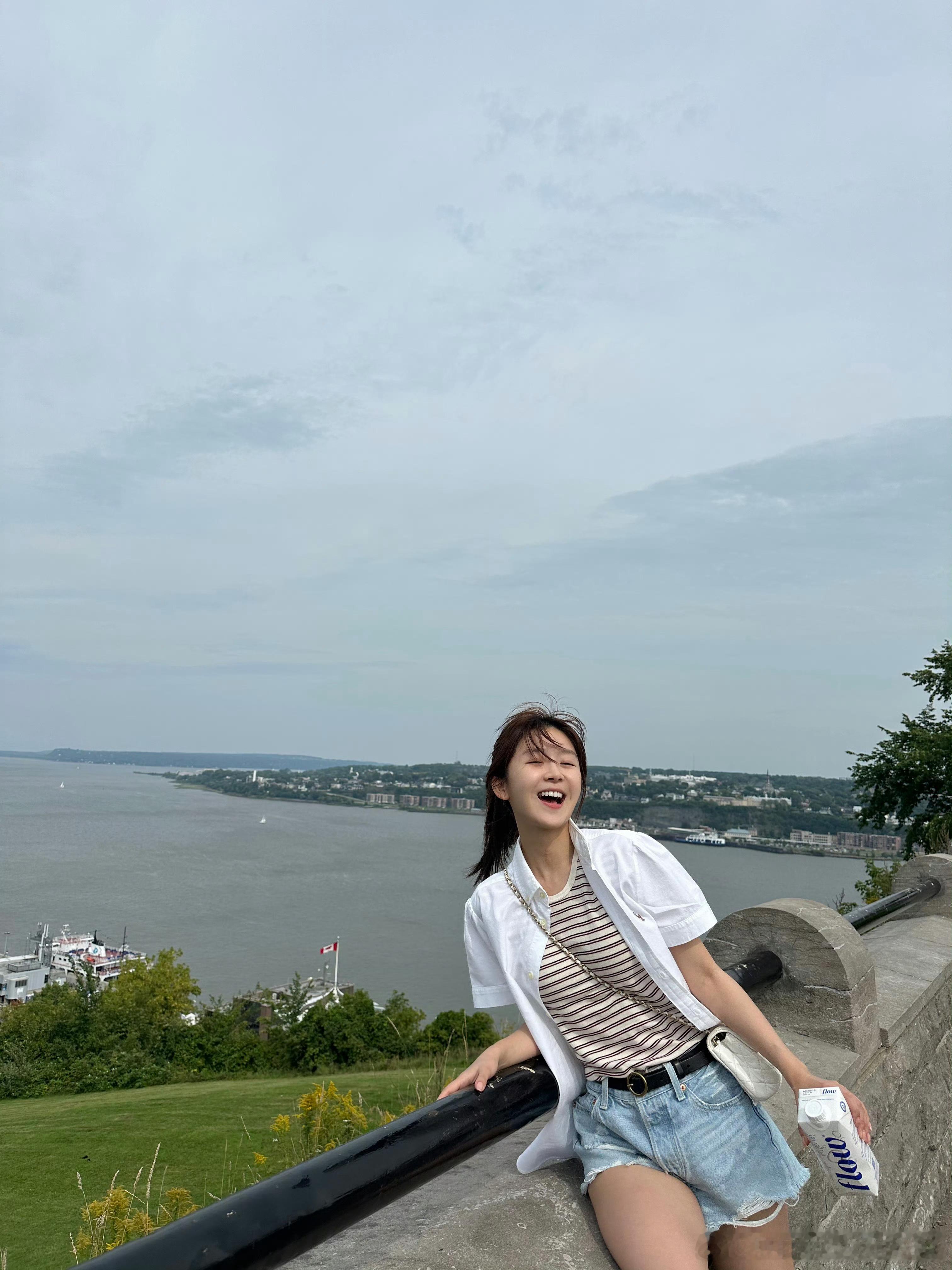 #夏雨萱[超话]##诗词##推文##诗词歌赋##文学##海茫茫广袤无沿，天苍苍无