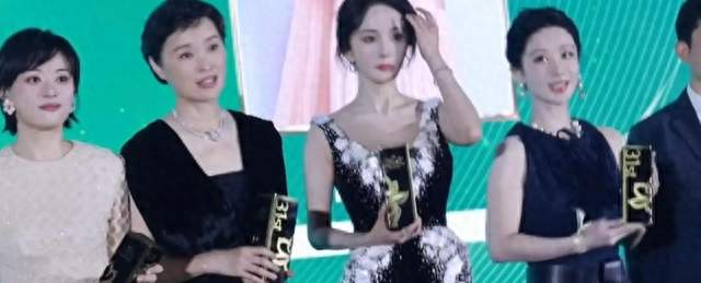 吴越彻底怒了，发文痛斥让骗子还钱，与刘欢妻女的处境一模一样