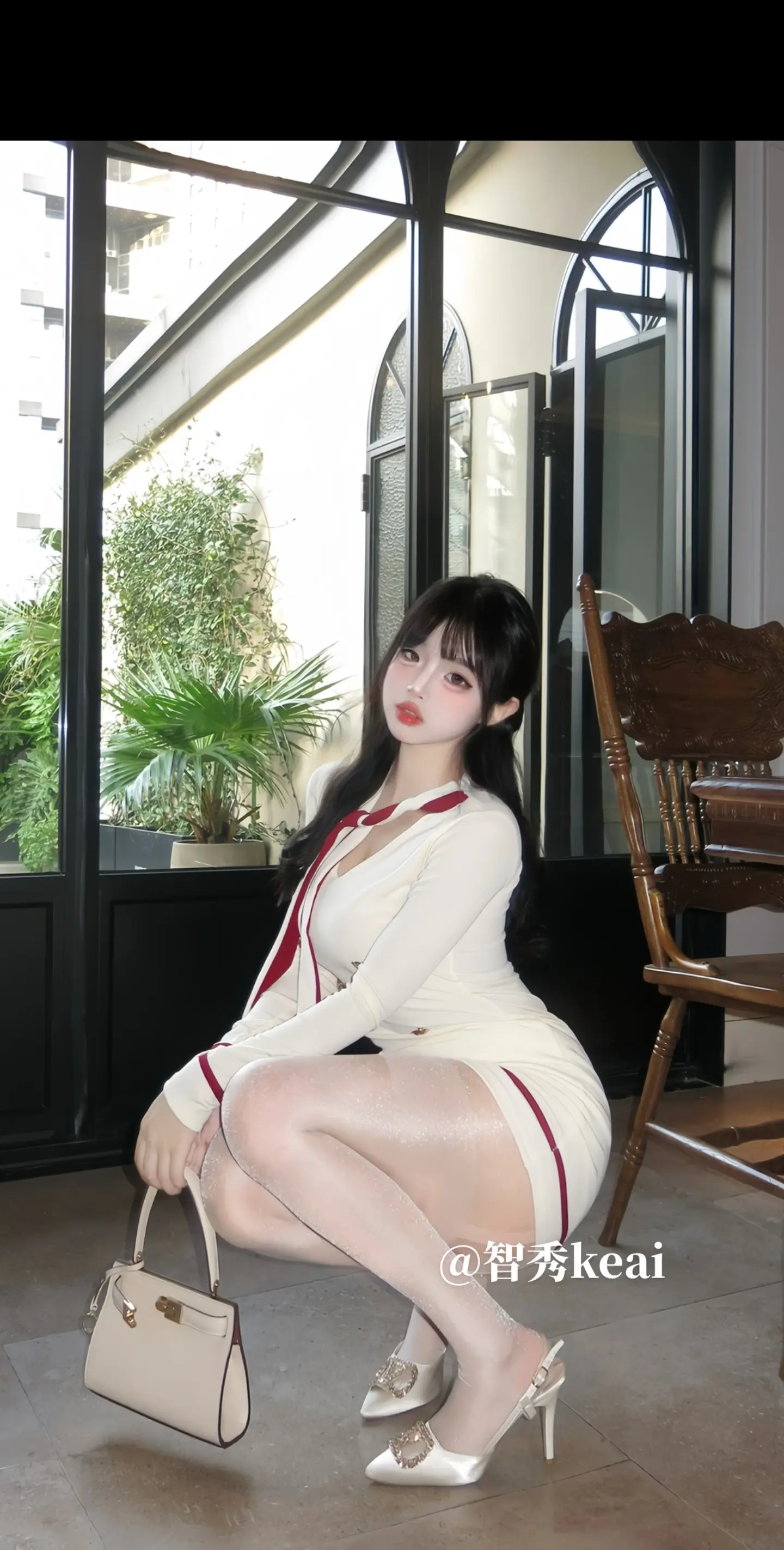 当然是媚骨天成。