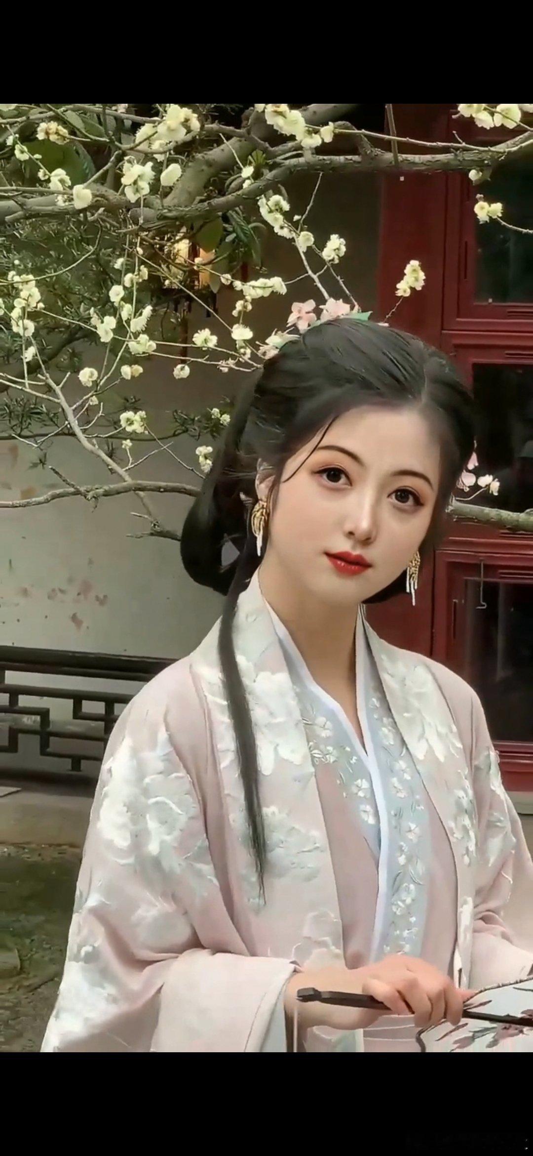 #情感#                       《陌路》花开陌路莺声滑，河