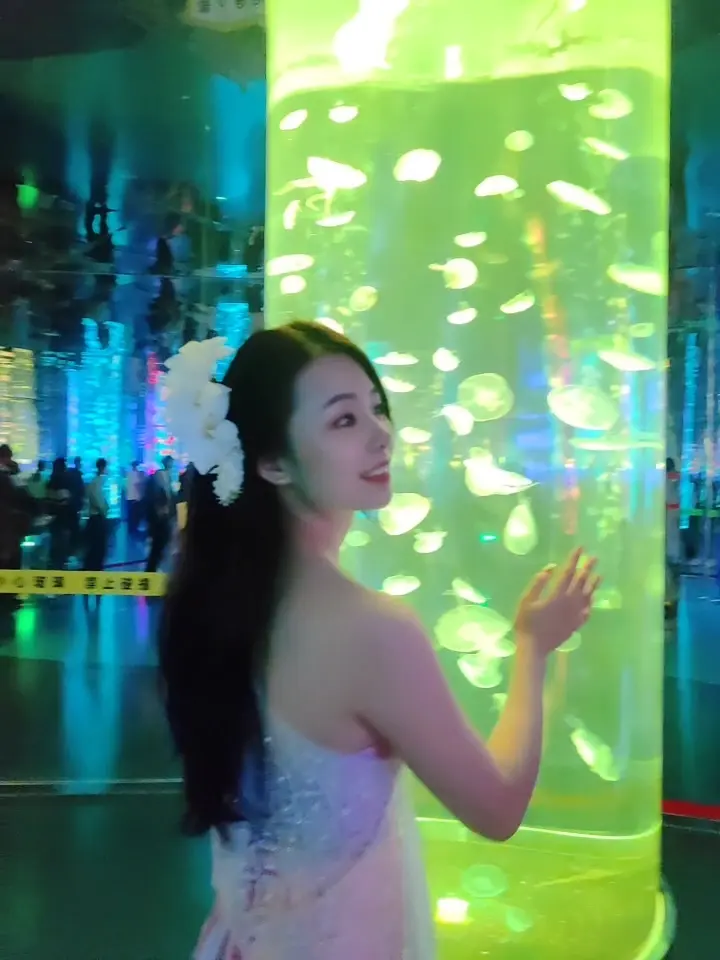 没有一个女人会离开对她好的男人，当一个男人把一个女人养的很好，她是看不...