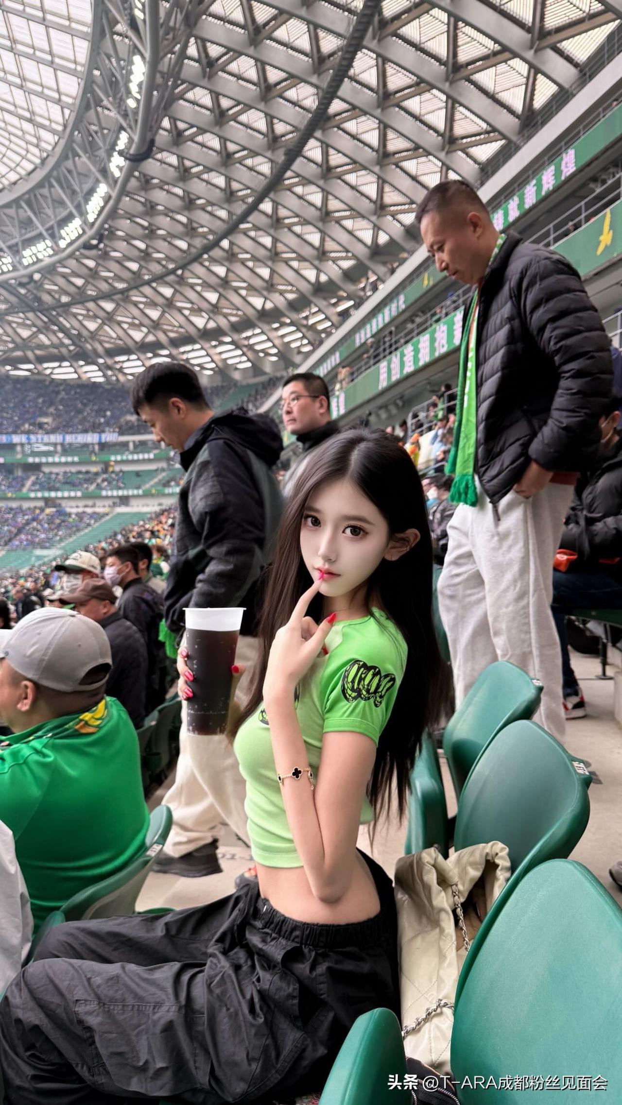 漂亮迷人的小姐姐，怎么看都好看！氛围感出片穿搭漂亮小姐姐