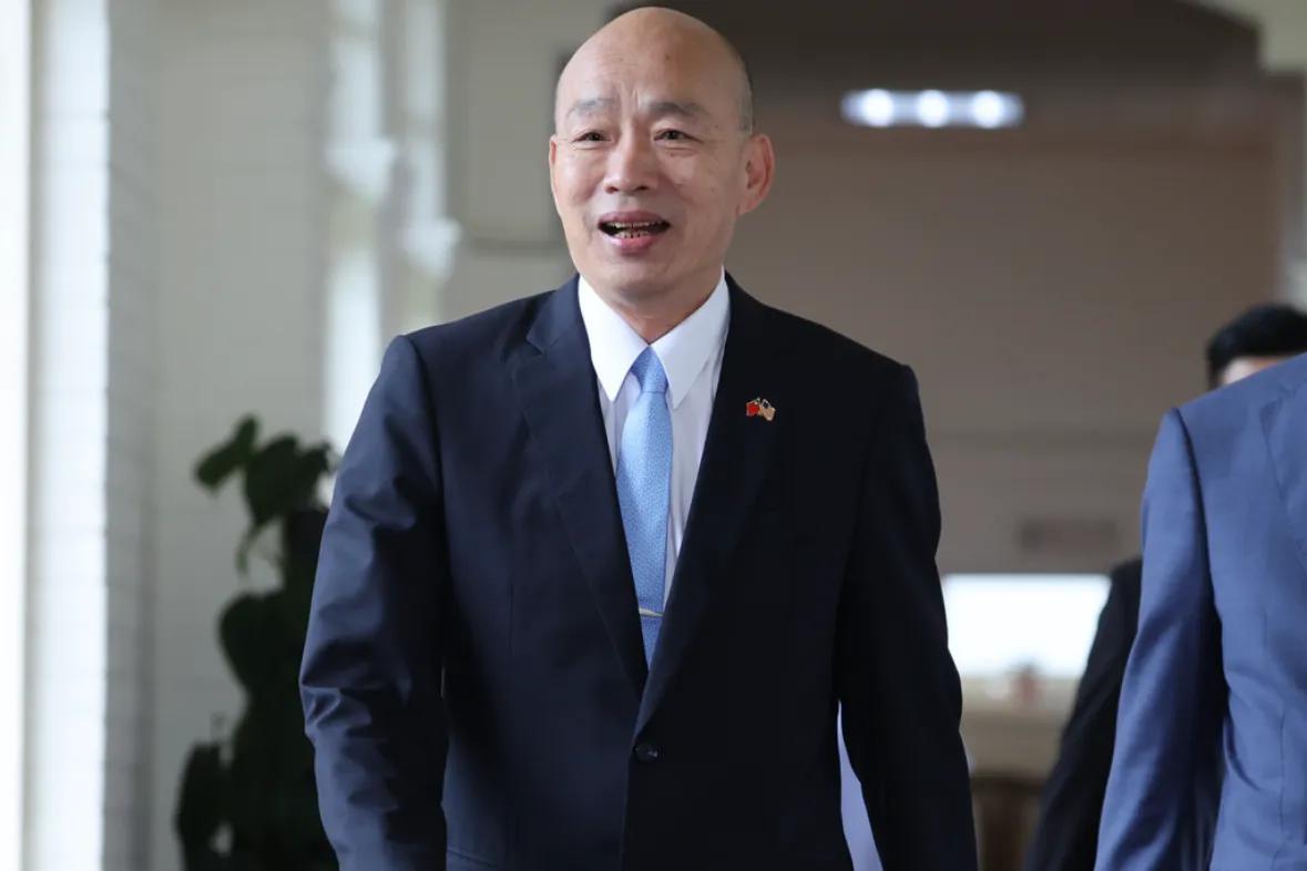 特朗普逆袭重回巅峰，韩国瑜的一席话令人深思！
随着民主党哈里斯宣布败选，美国大选