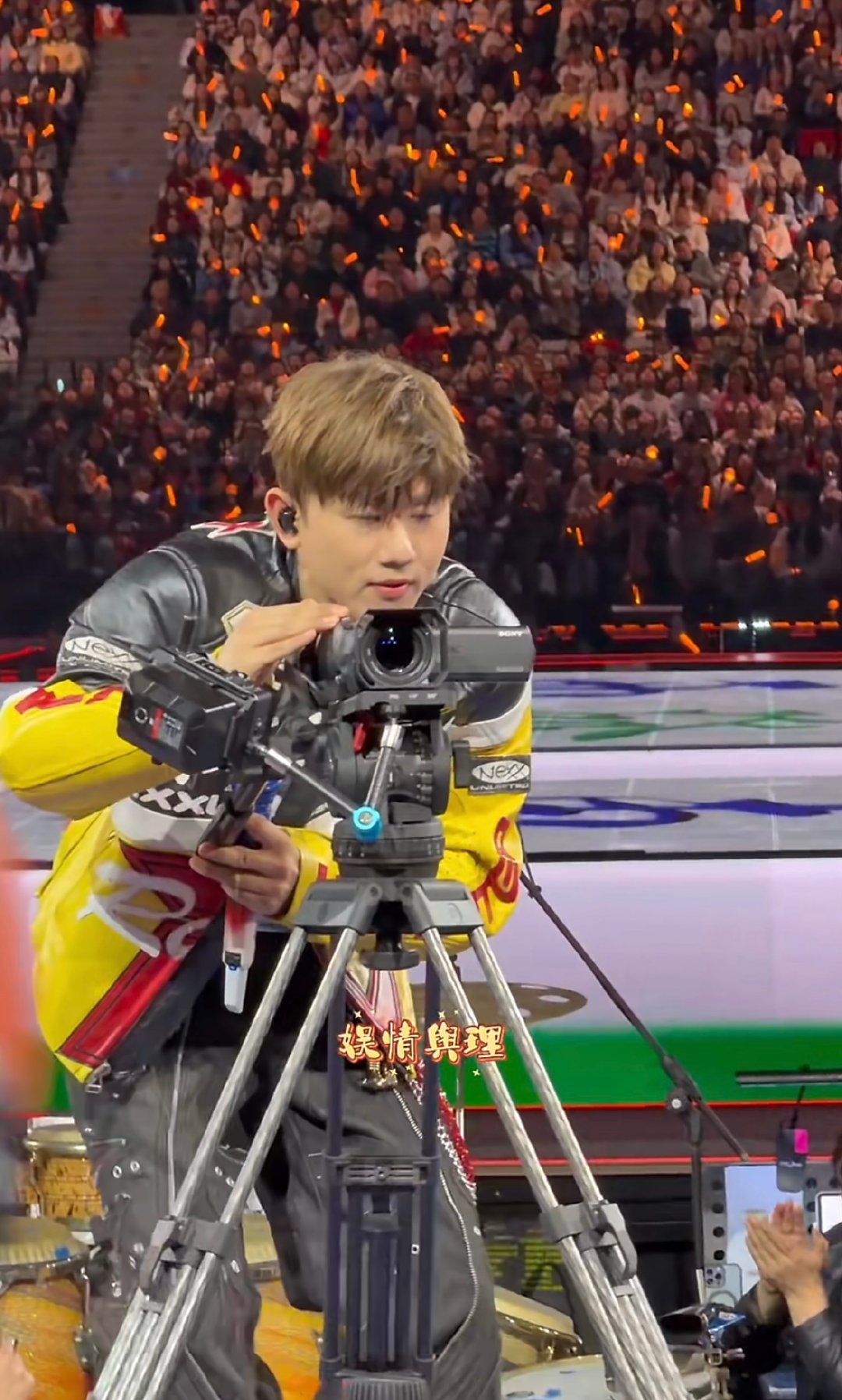 差点儿就被张杰抽中了 前排蹲守还是没躲过陪跑，眼睁睁看着张杰抽中别人，这遗憾直接