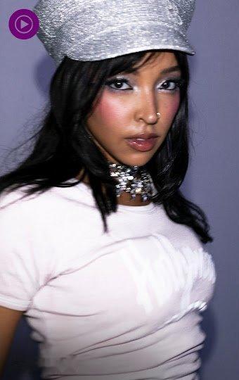 Tinashe  原本昨晚发布的MV因为最终剪辑版出了一点特效问题，目前还在紧急