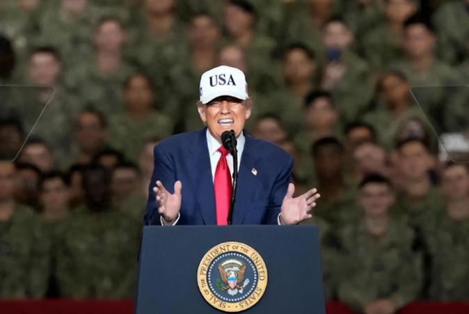 特朗普强令航母“开倒车”，美专家当场傻眼，中国军迷：干得漂亮

环球时报消息显示