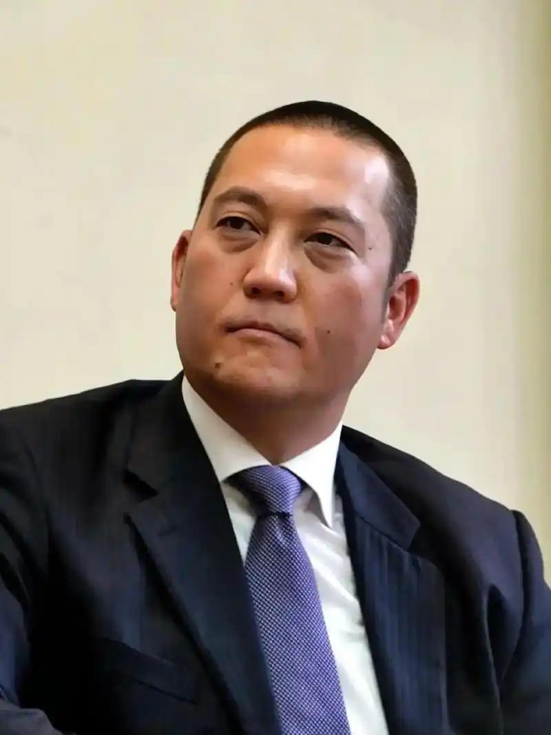 谁能想到，在台湾省桃园市慈湖“悬空”停放了整整51年的两口实木铜棺，竟在4月12