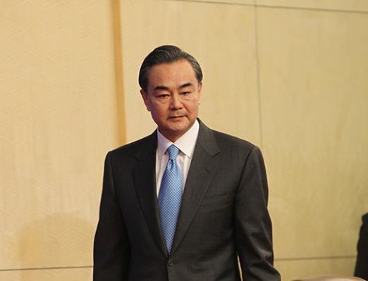 国家这下终于看明白了，针对台湾回归问题，拖的越久，付出的代价也就越大。王毅外长曾