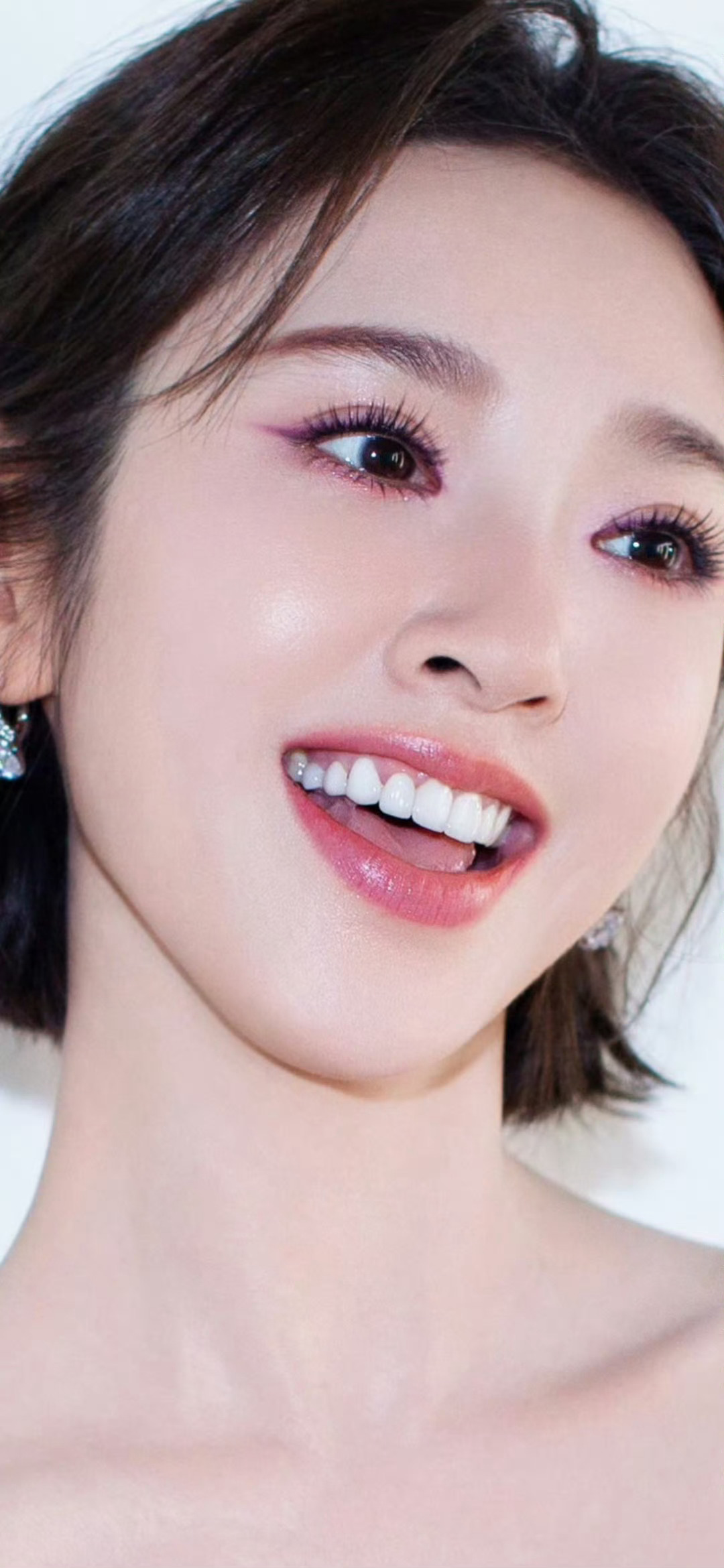 嘴巴张开的唐艺昕也太美了吧根本忍不住