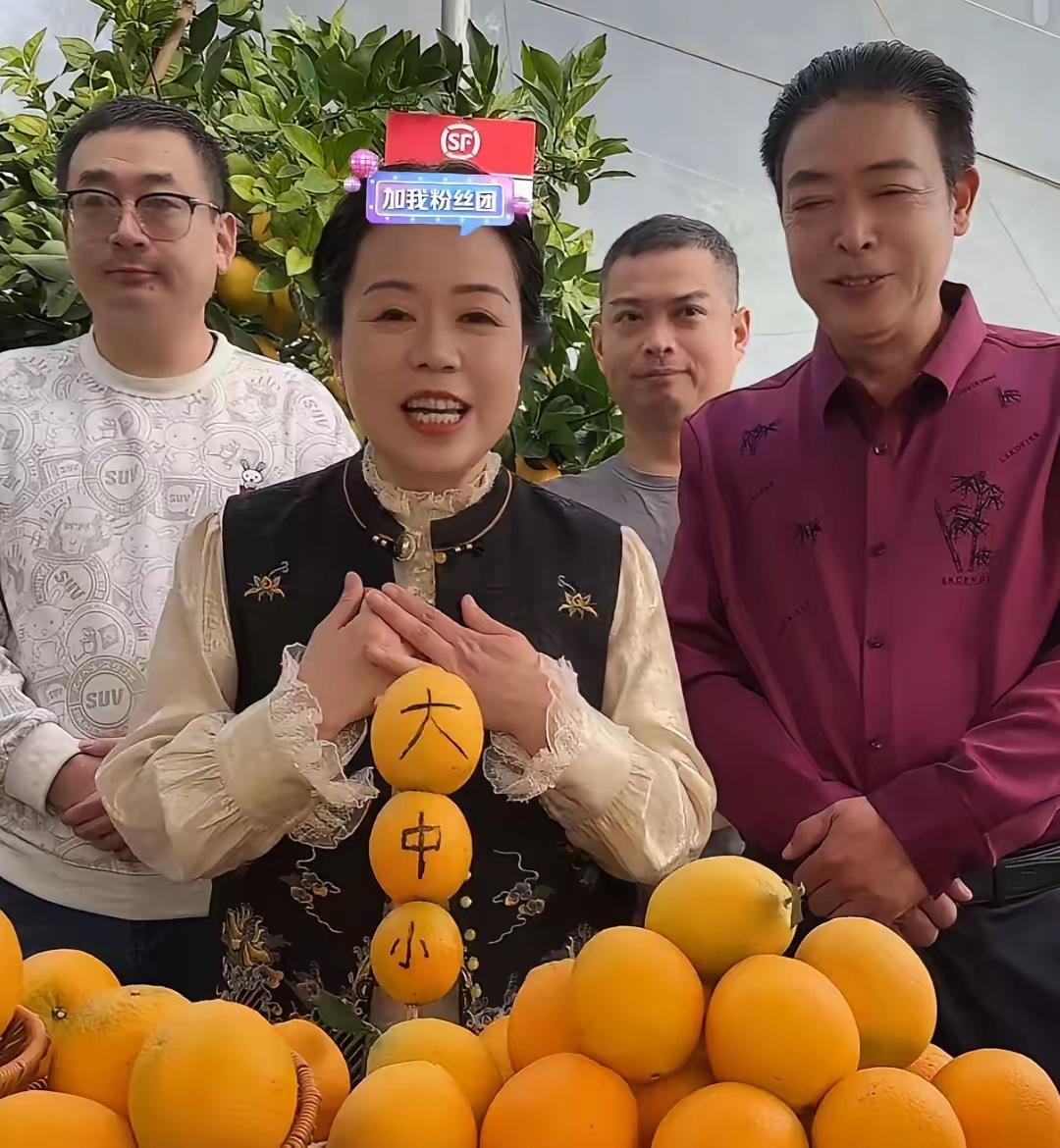 许妈卖橙太疯了！
10来分钟近万单秒空，抢完就后悔抢少了！

家人们，谁懂这种手