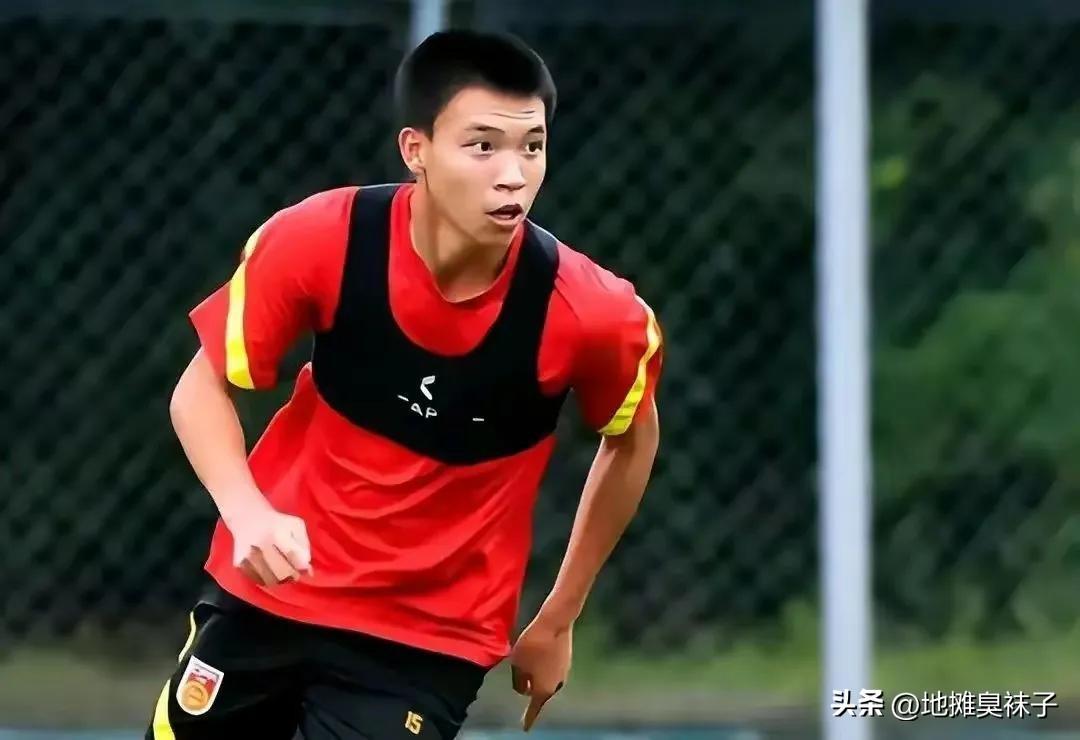 王钰栋有可能成为第二个黄紫昌

参加熊猫杯的王钰栋突然被告知回家休息，官方给出的