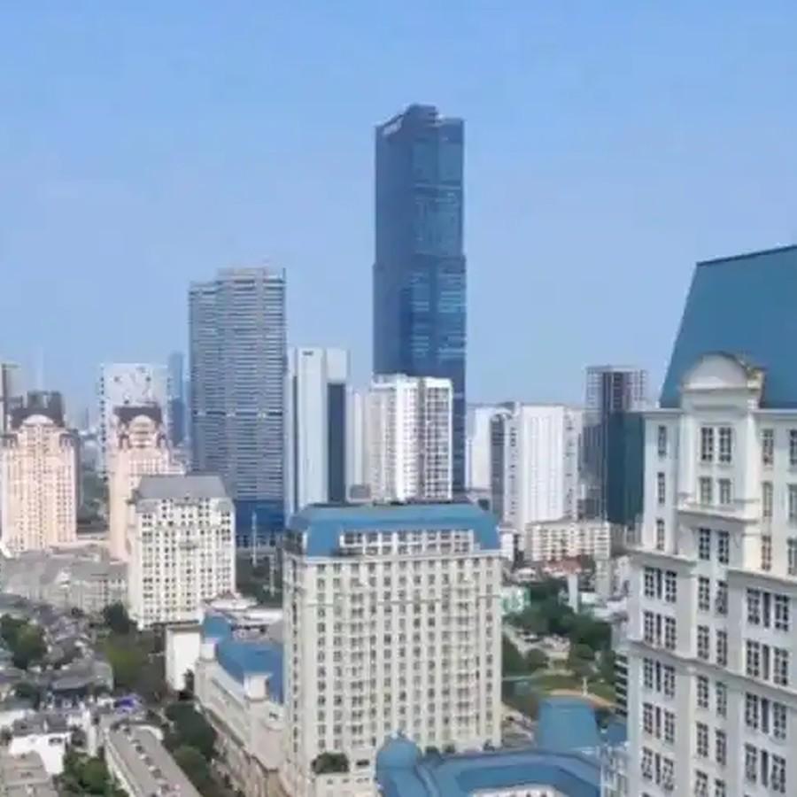一位越南教授，曾当着全世界的面，扔下一句话。他说：“虽然我个人对中国有意见，但不