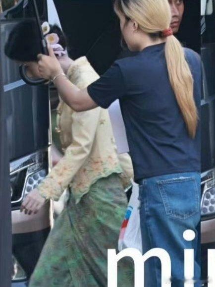 这两套衣服是哪个小世界！？ ​​​