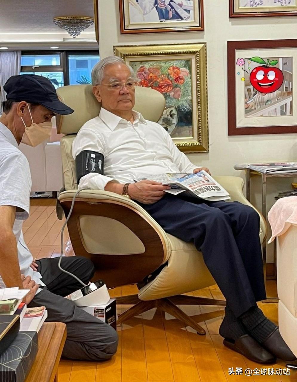 中国国民党原主席连战，如今已是90岁高龄。

他是希望两岸能够"和平统一"。
