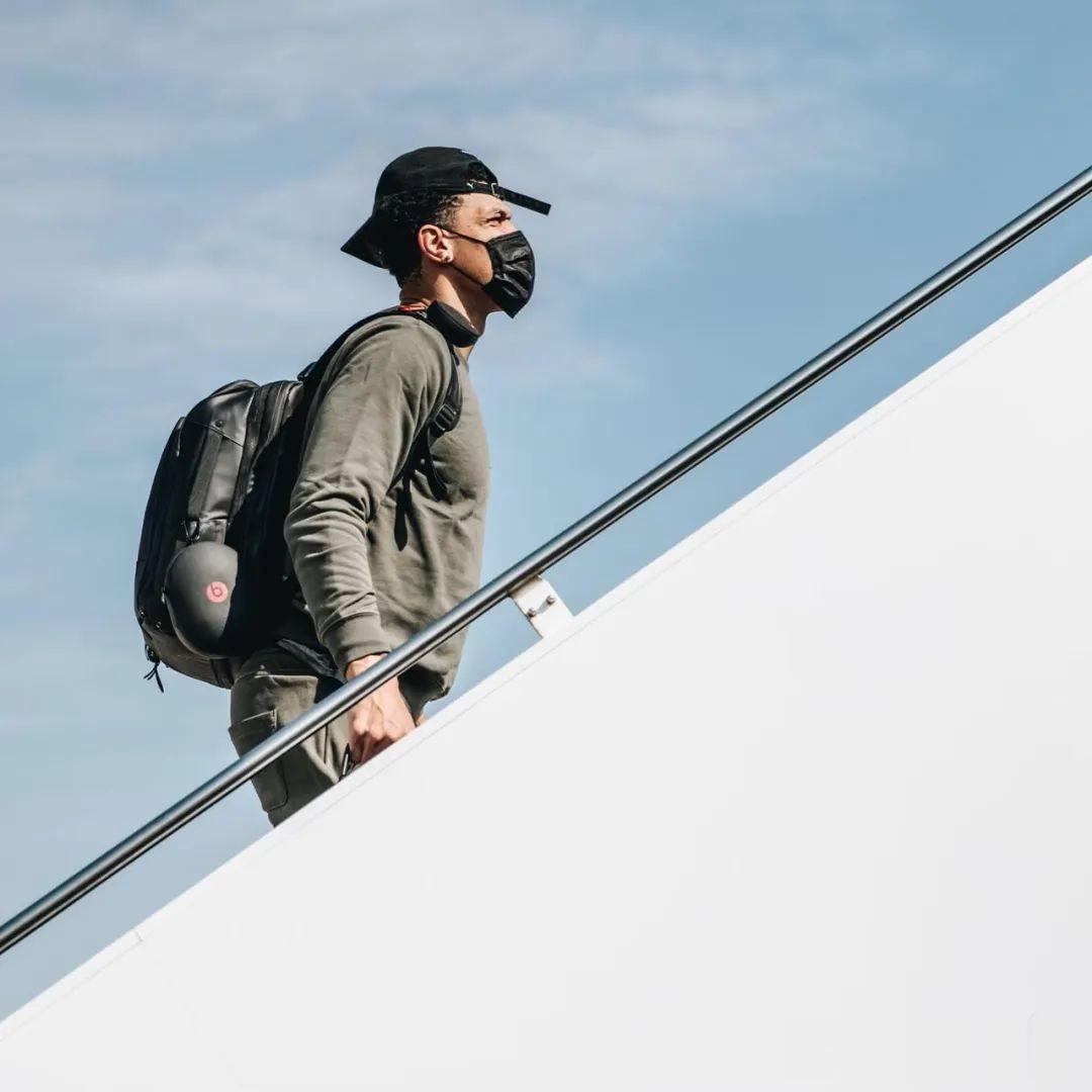 突发！正式裁掉！再见了，NBA 总冠军射手！
老将铁林本赛季只出战了2场比赛，场
