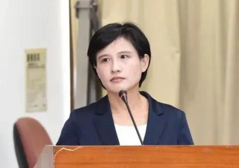 【修改“台独教科书”的“台独”分子郑丽君，将担任赖清德的“行政院长”】
蔡英文的