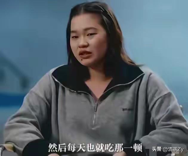 全红婵在《人物》杂志的采访中她眼睛红了，哽咽着说出了自己的体重烦恼，她说一天就吃