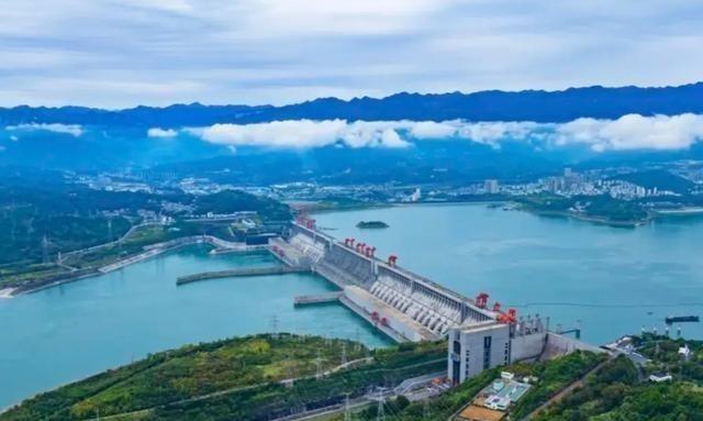 日本网友表示：如果中日战争爆发，日本第一个炸的不是中国的重要城市，而是第一个炸中