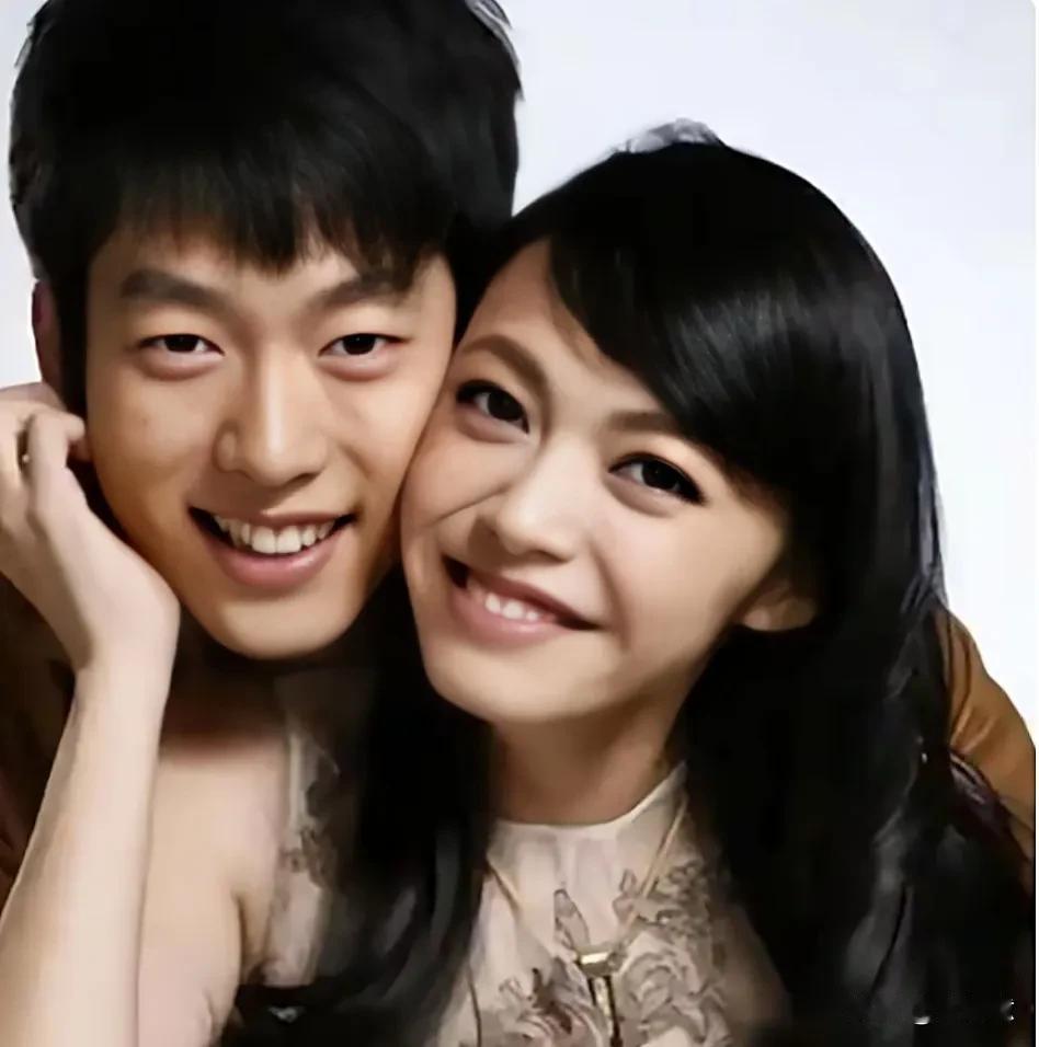 当年是那么的喜欢图一这两位，由于他和她的分开，让我的喜欢打了折，只有默默祝福他和