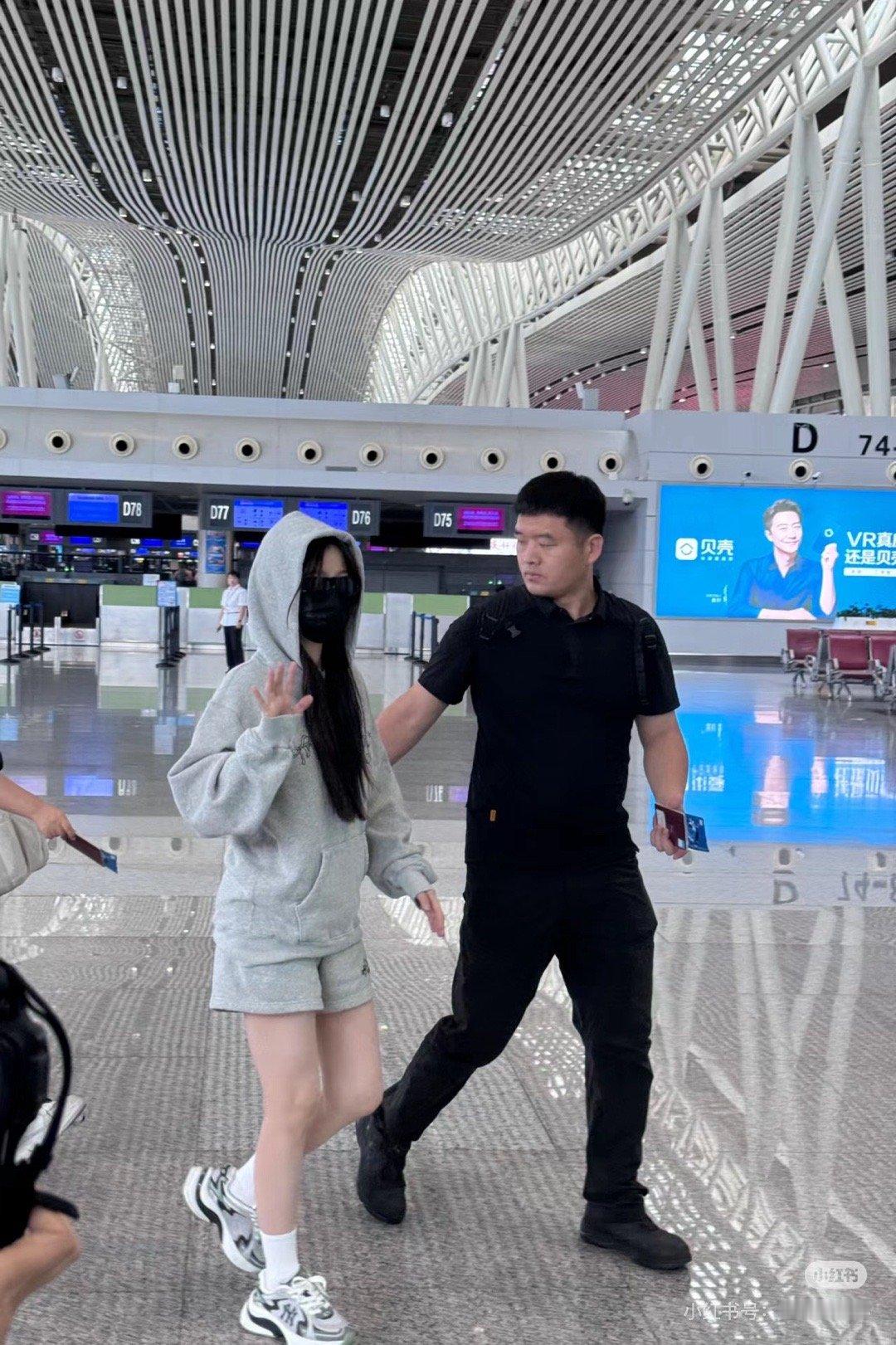 路人长沙机场偶遇欣子 ​​​