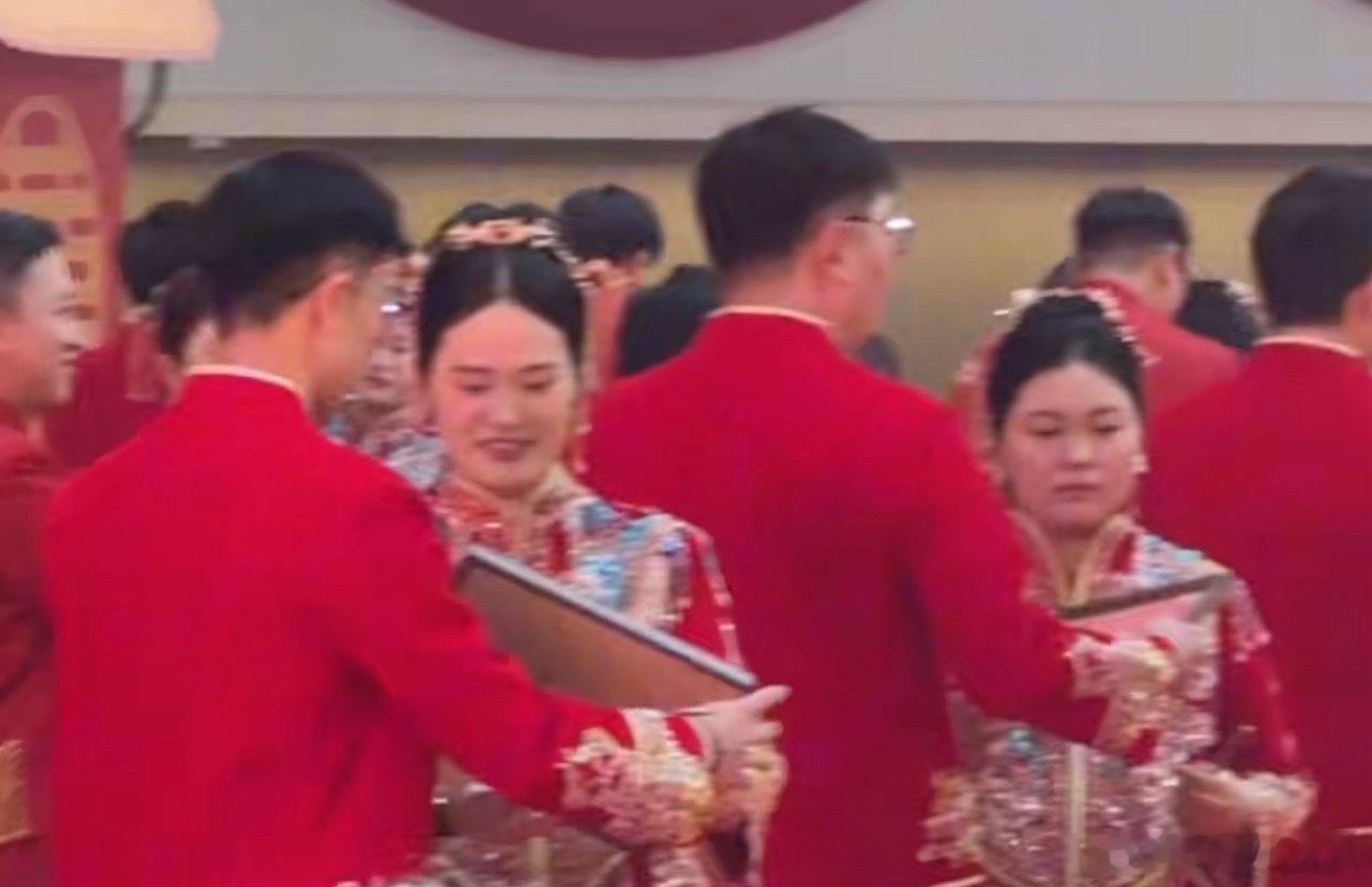 江苏一公司给新婚员工额外放4天假这家公司老板还是很会做人的，这么多新人都是公司的