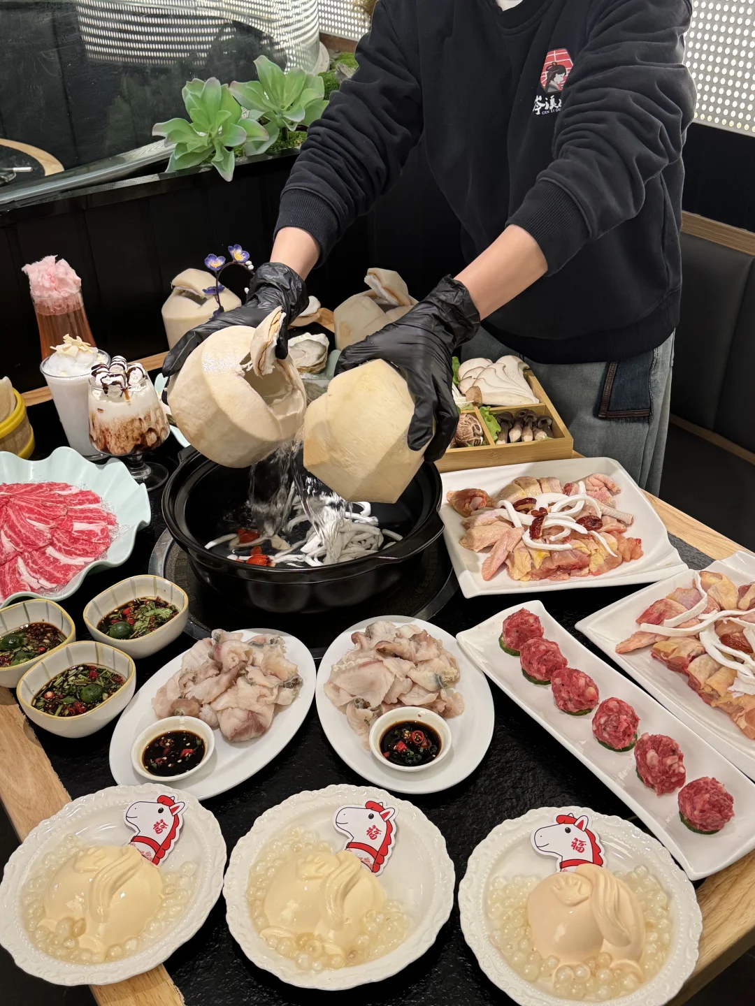 谁懂啊！挖到一家椰子鸡火锅店直接封神了