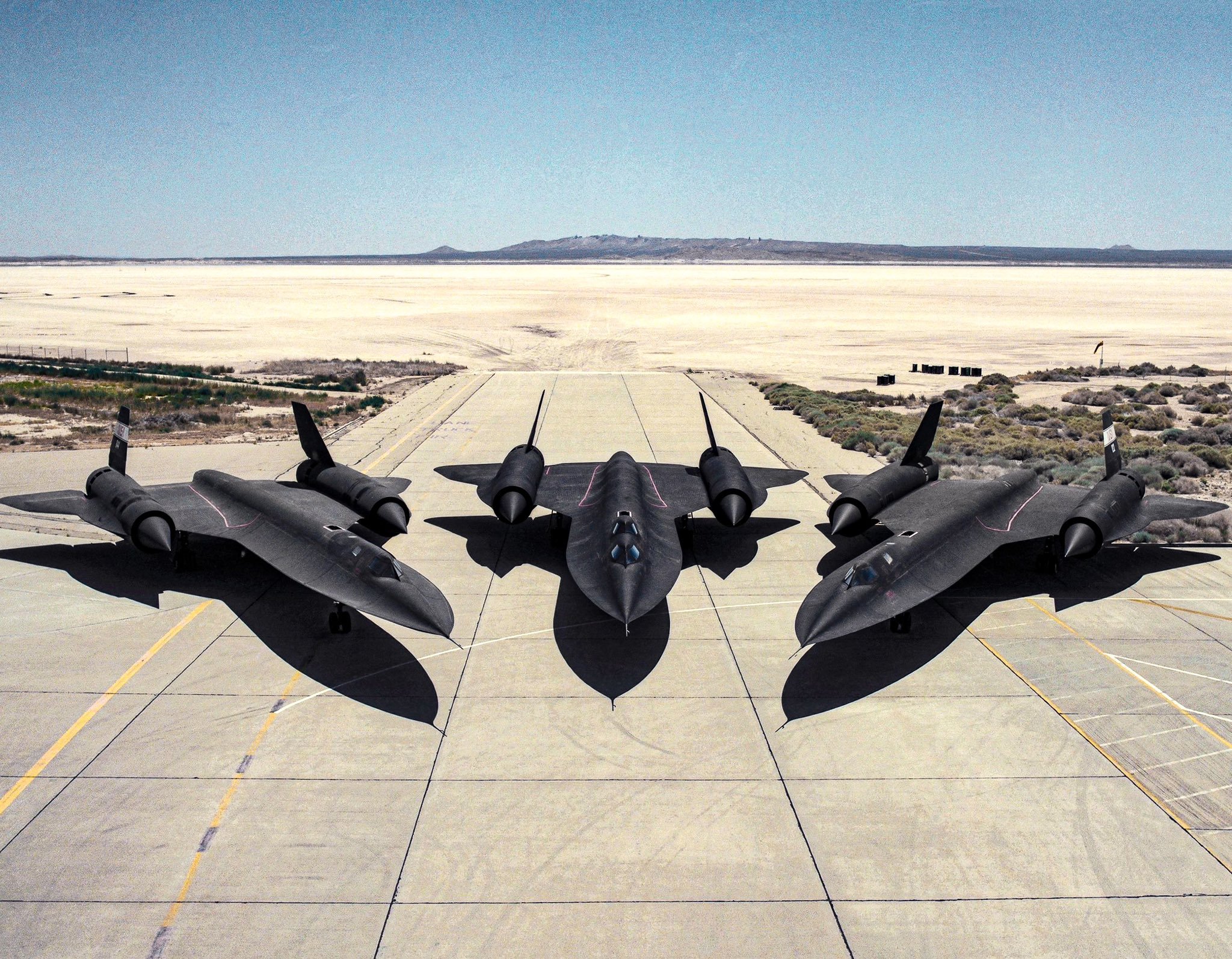 祝SR-71生日快乐 60年前的美国，1964年12月22日，一切都是小号的。今