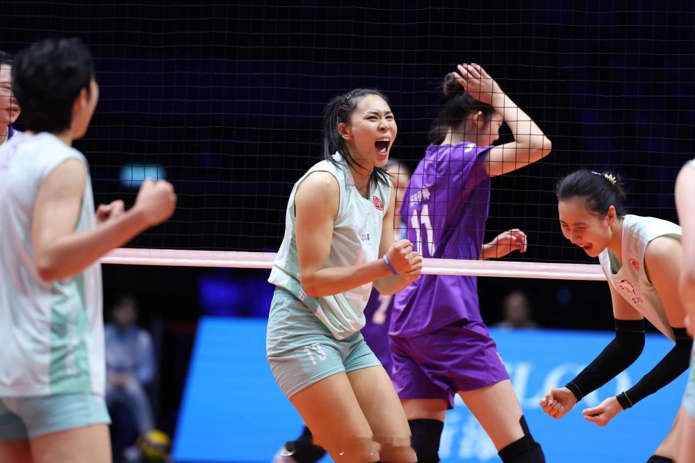 【全运会女排15日赛果】11月15日澳门，全运会女排成年组结束小组赛最后一轮，赛