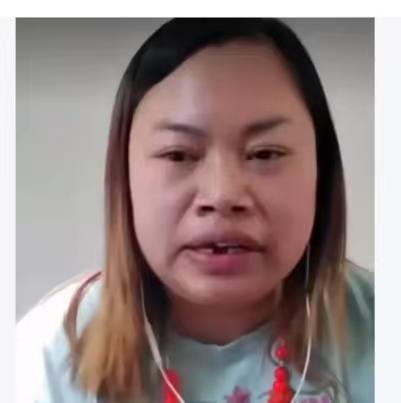 现在的凤姐，85年的，40岁在美国混的，这个年纪牙就掉了好几颗，还没钱补。
这货