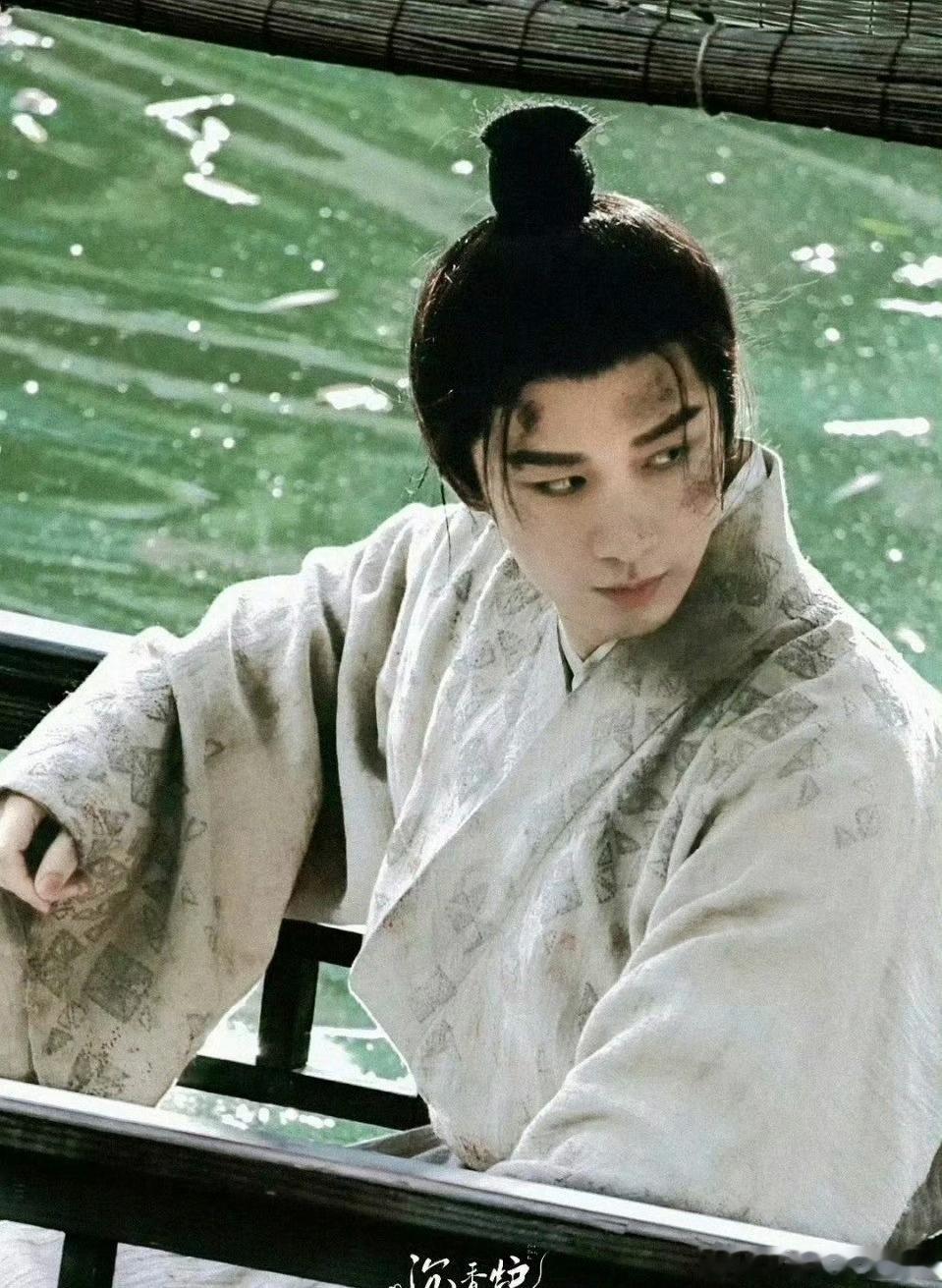 成毅《两京十五日》路透，来👀帅哥状态