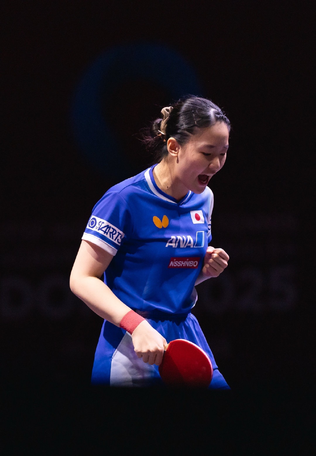张本美和vs金琴英在2025年多哈世乒赛女单1/16决赛中，日本选手张本美和与朝