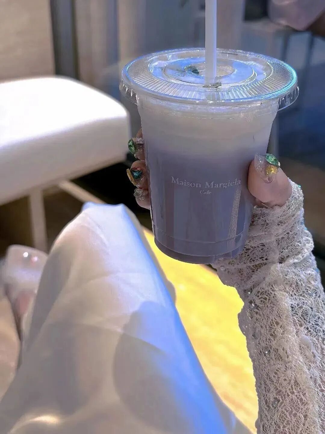 你总是淡淡的回应 或者消失很久 我很生气 却没有放弃的勇气 