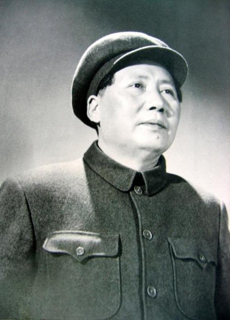 1957年南京干部会议上,毛主席给出一个数字:一百年。

不是随口一说。会上他把