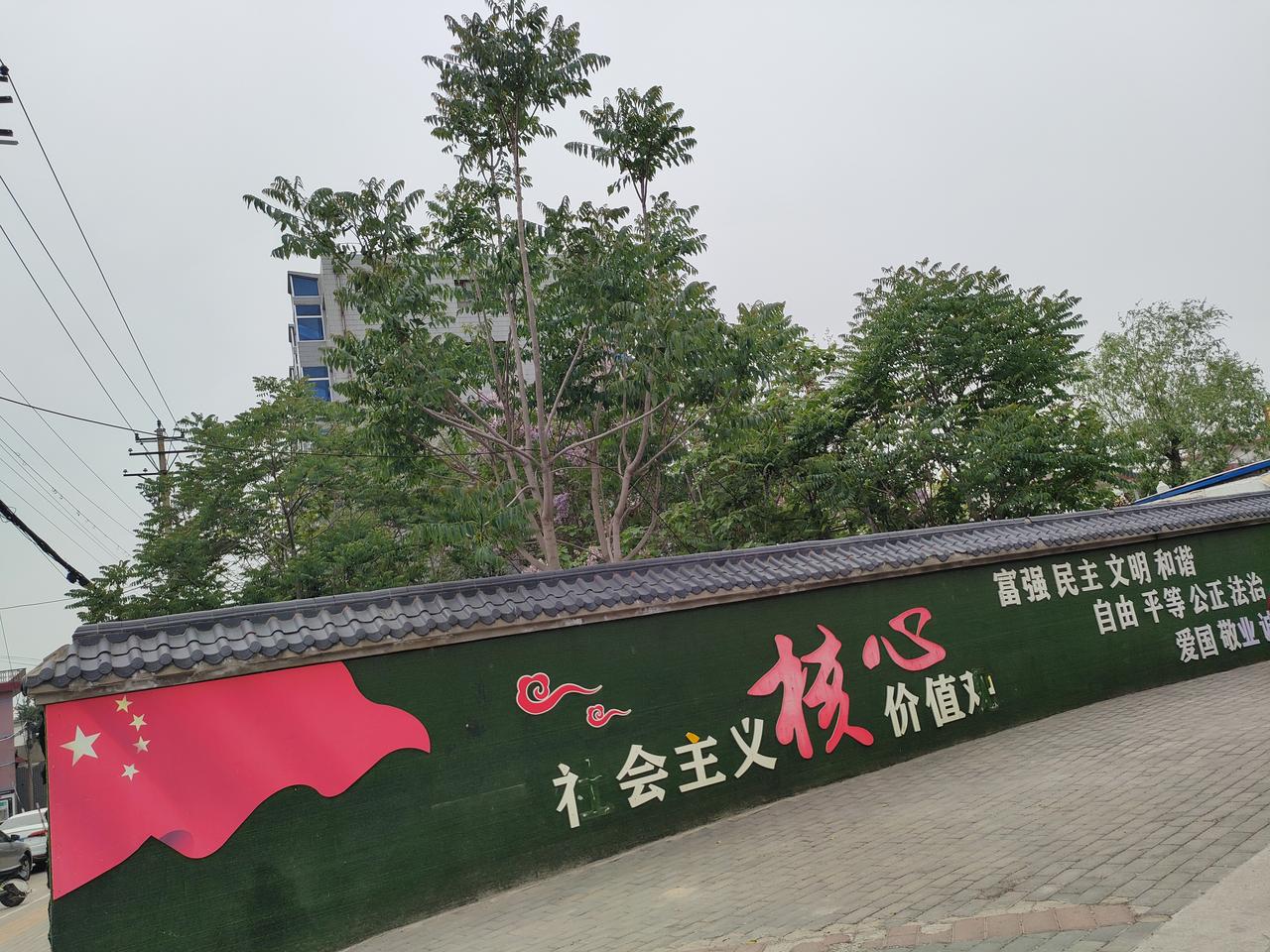 感情里最伤人的，从来不是吵架，而是沉默
 
很多人都觉得，感情里最可怕的是大吵大